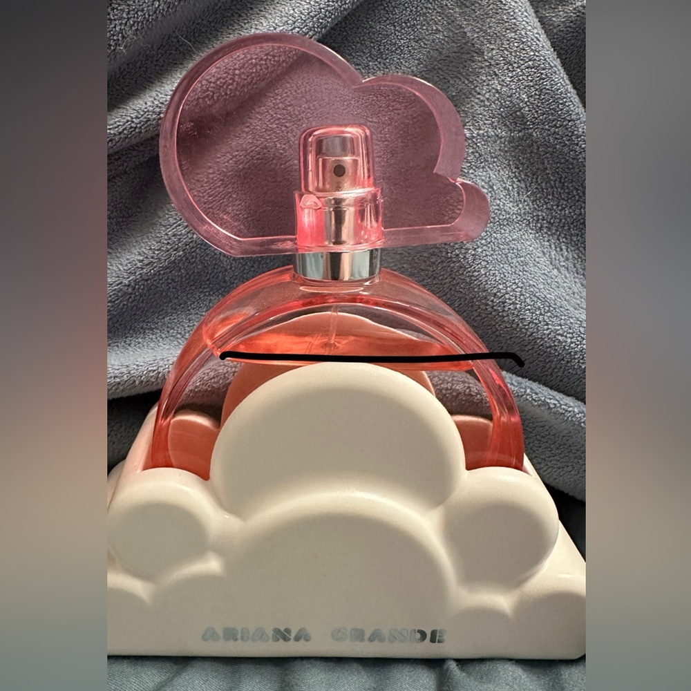 Ariana Grande Pink Cloud EDP